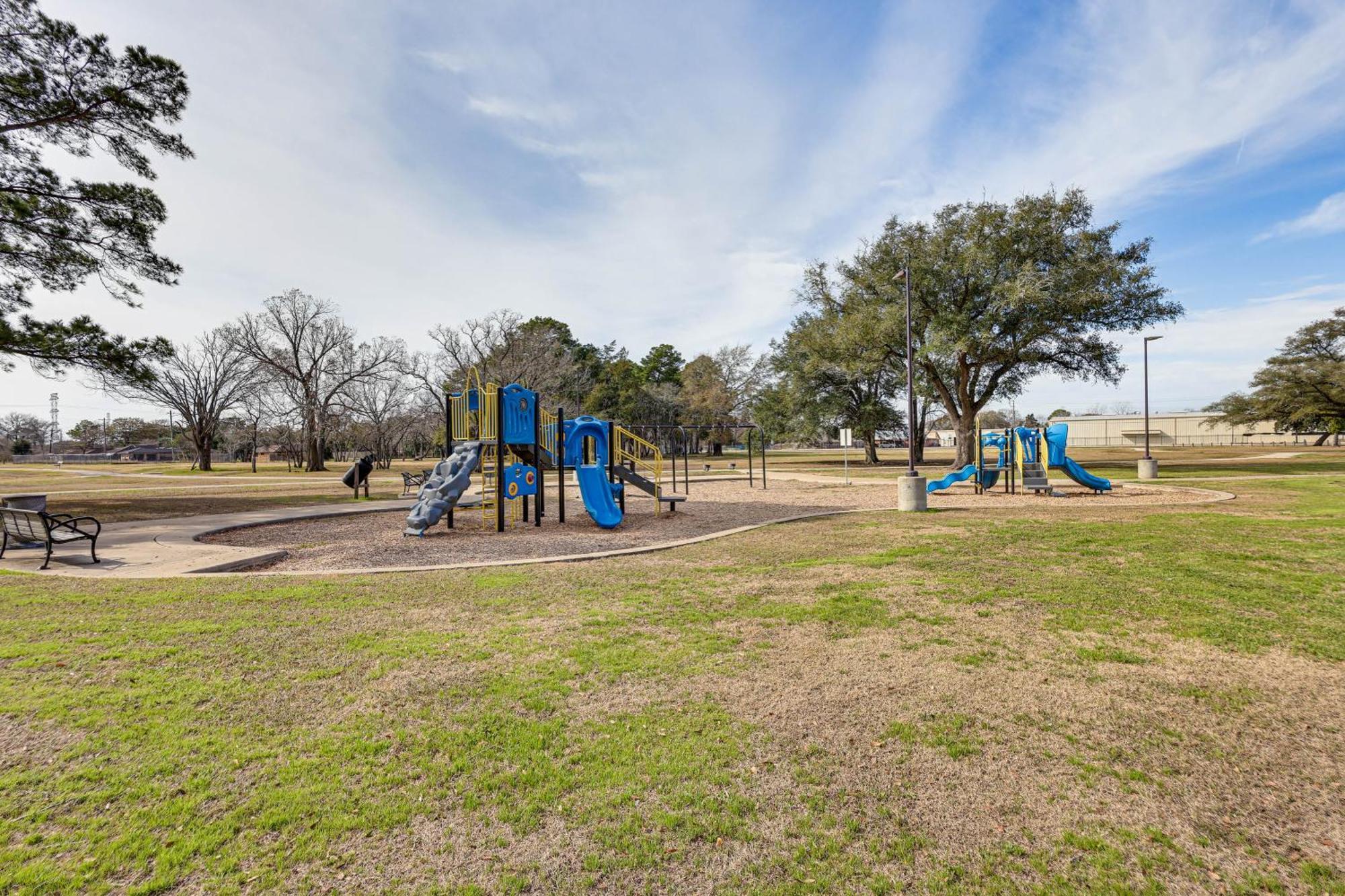 Quiet Houston Home With Porch - Near Park And Trails! Exterior foto